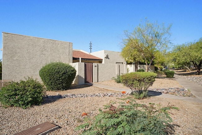 Building Photo - 316 E Turquoise Ave