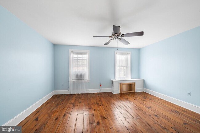 Building Photo - 705 S Warnock St