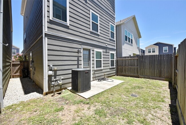 Building Photo - 5502 Camaguey St