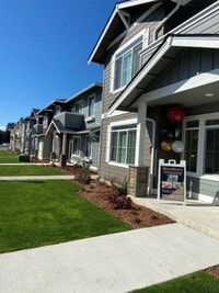 Building Photo - 3 bedroom 2 bath apartment in West Olympia...