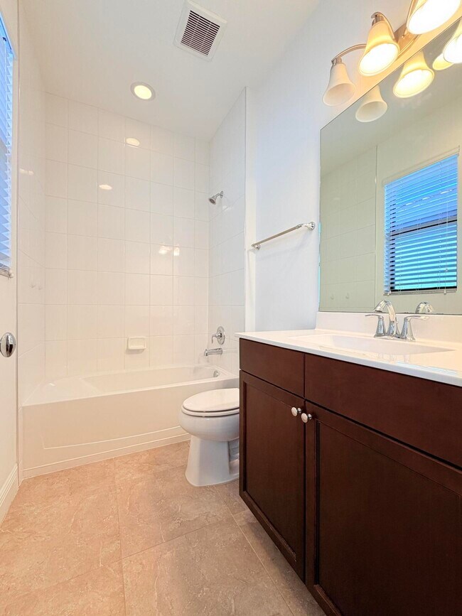 Building Photo - 2074 Dickens Terrace