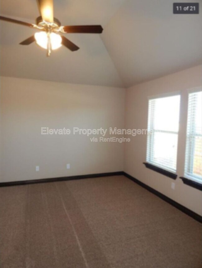 Building Photo - 2314 Starwood Wy