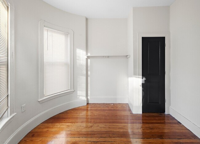 Building Photo - 53 Copeland St