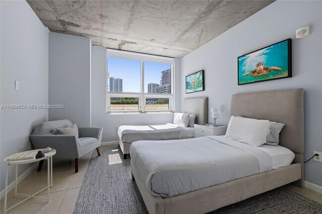 Building Photo - 3250 NE 1st Ave