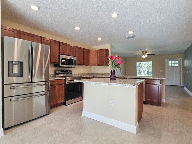 Building Photo - 6921 Central Ave