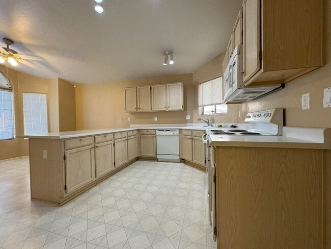 Building Photo - ***MOVE IN SPECIAL**SPRINGS IN CHANDLER 3 ...