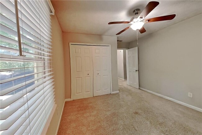 Building Photo - 3867 Buckland Dr SW