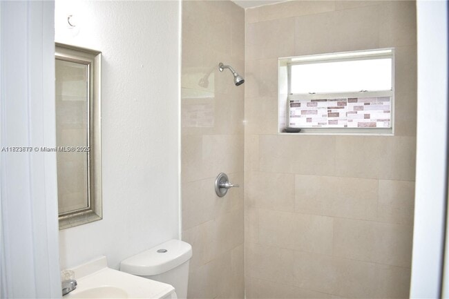 Building Photo - 1002 Palm Beach Lakes Blvd