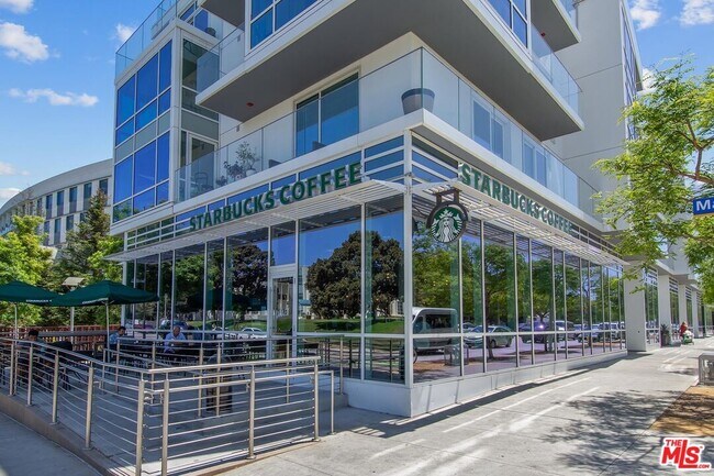 Building Photo - 1705-1725 Ocean Ave