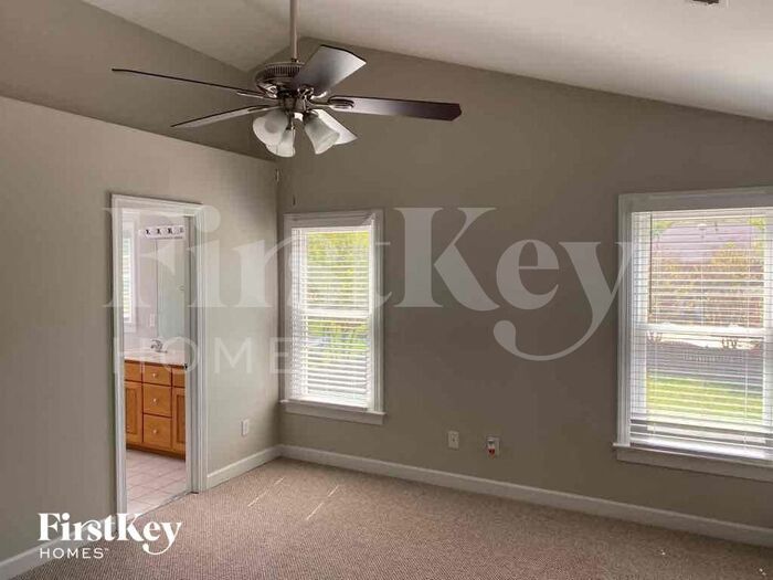 Building Photo - 307 Lucas Park Dr