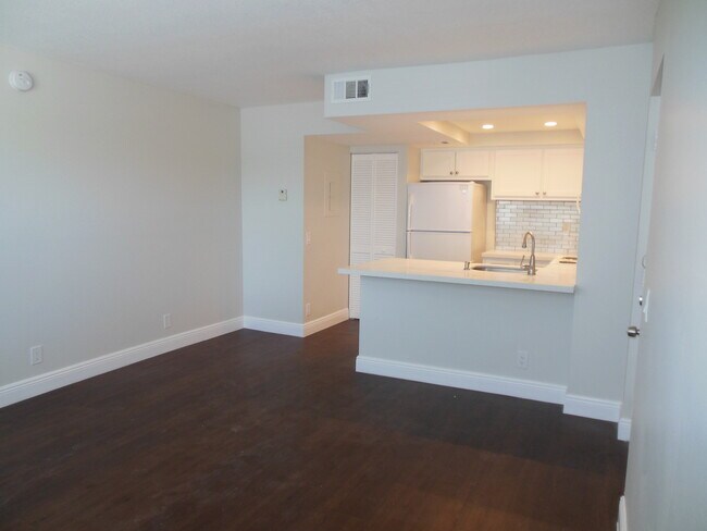 Building Photo - ONE BEDROOM ONE BATHROOM! WATERFRONT COMMUNITY!