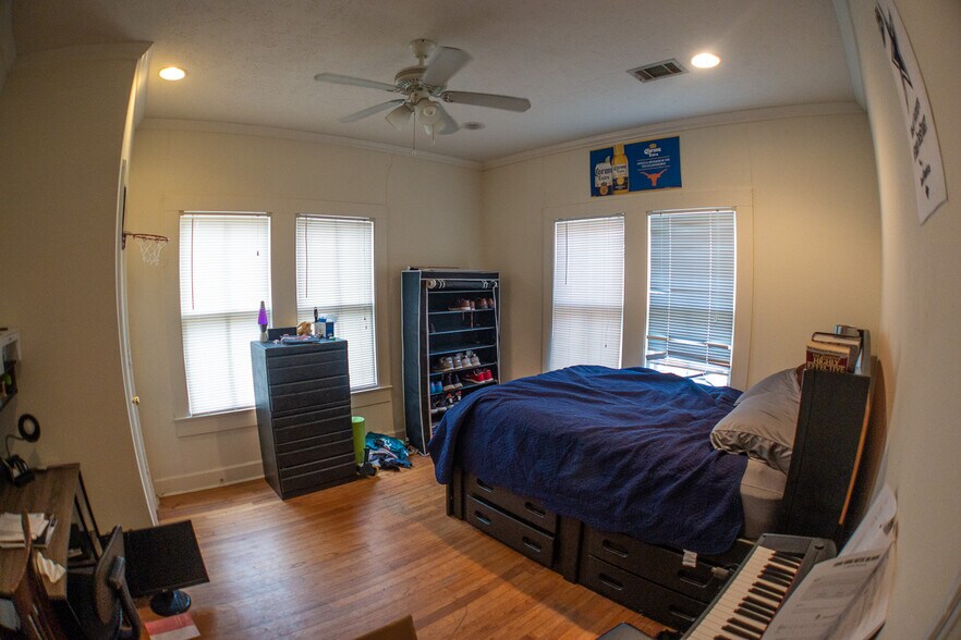 Building Photo - 1903 David St