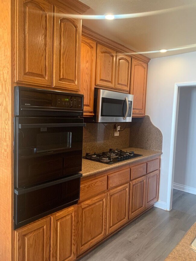 Building Photo - **Spacious Casita Style Condo 3 Bedrooms 2 Bathrooms**
