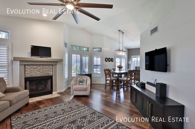 Building Photo - 1542 E Beacon Dr