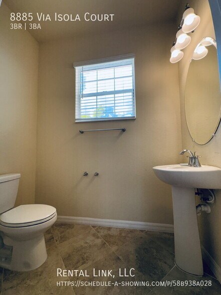 Building Photo - 8885 Via Isola Court