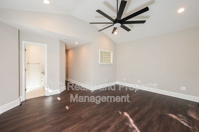 Building Photo - 2771 Winding Ln NE