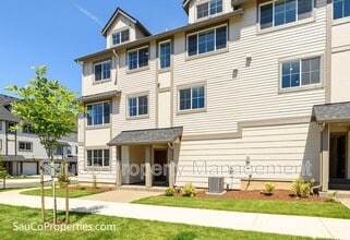 Building Photo - 17071 SW Friendly Ln