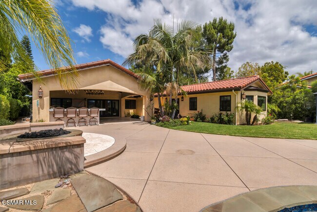 Building Photo - 2076 Hillsbury Rd