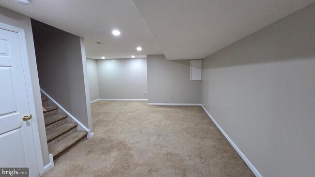 Building Photo - 131 Sunnyside Ln
