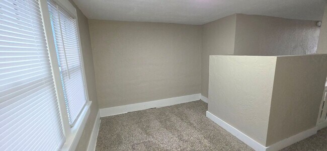 Building Photo - 3 Bedroom, 1 Bath home on North National for $950!