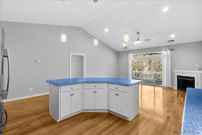 Building Photo - 164 Sandy Cove Dr