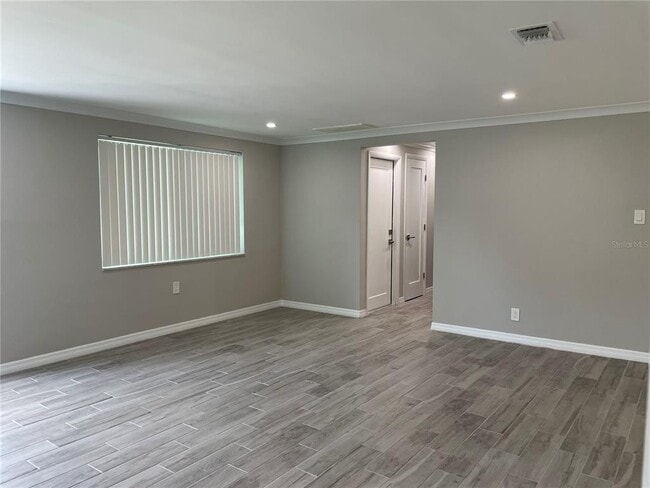 Building Photo - 1327 Honor Dr