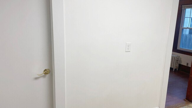 Building Photo - 73-75 Wallingford Ave