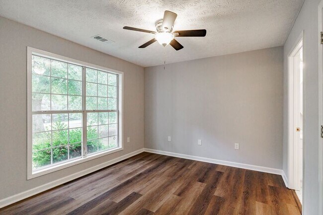 Building Photo - 2603 Hog Mountain Rd
