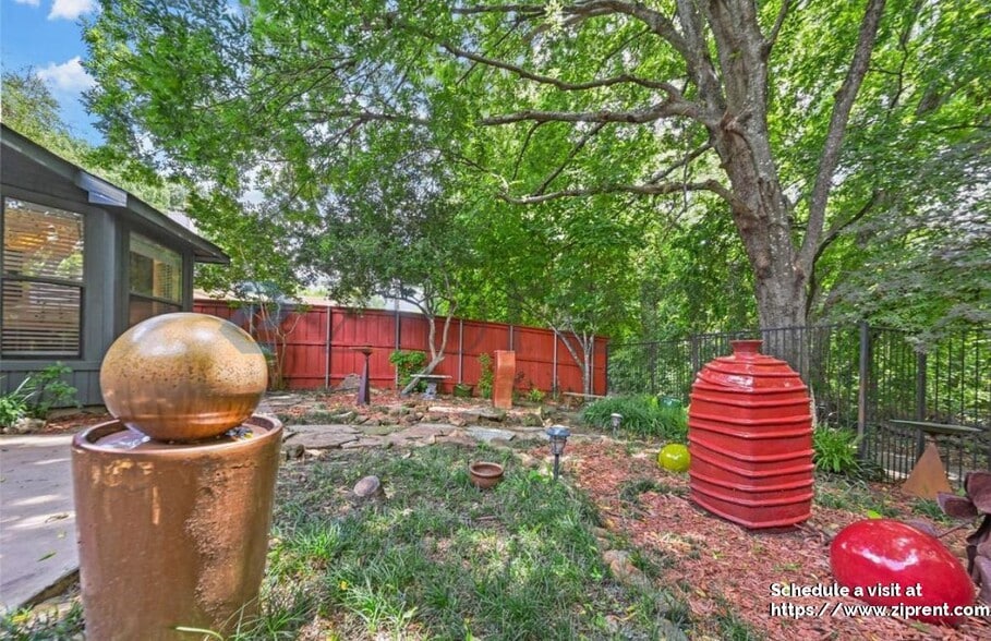 Building Photo - 2029 Oakglen Dr