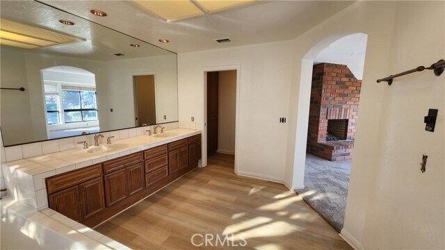 Building Photo - 750 Avenida Acapulco