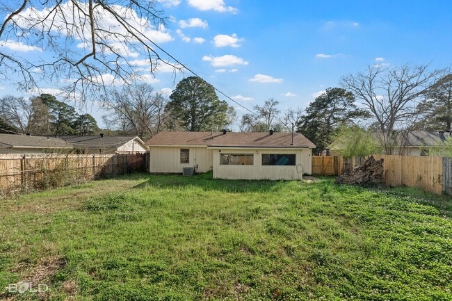 Building Photo - 1136 N Southland Park Dr