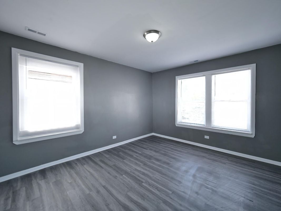 Building Photo - 346 N Laramie Ave