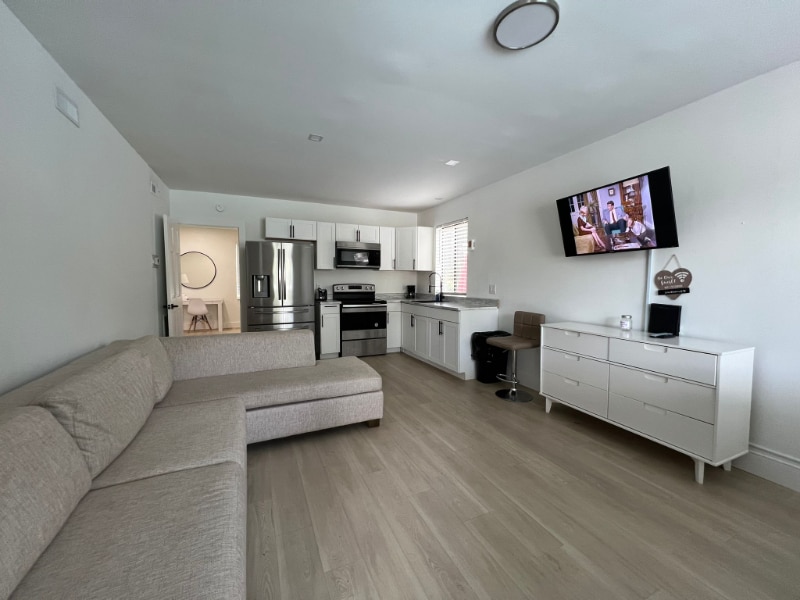 Building Photo - 407 71st Ave N