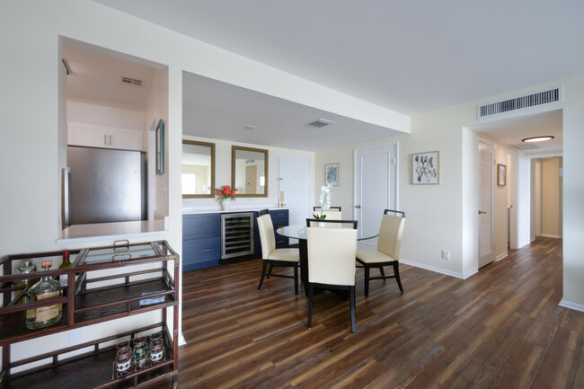 Building Photo - 2600 N Flagler Dr