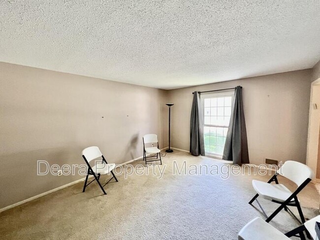 Building Photo - 8506 W 98th St