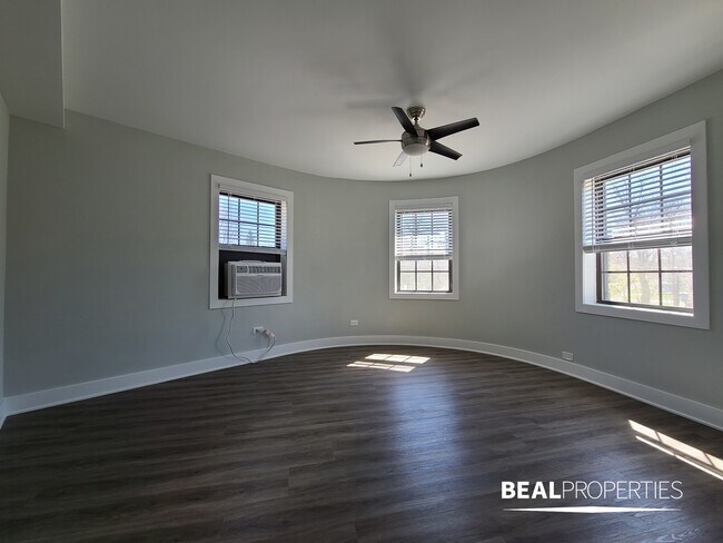 Building Photo - 730 Judson Ave
