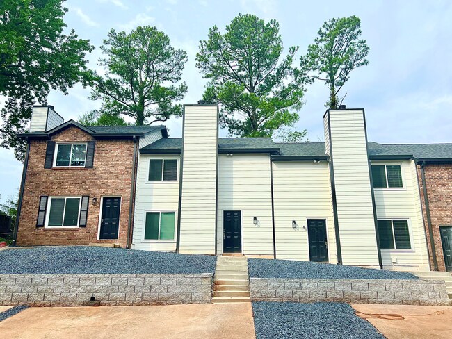 Building Photo - 1340 N Hampton Rd