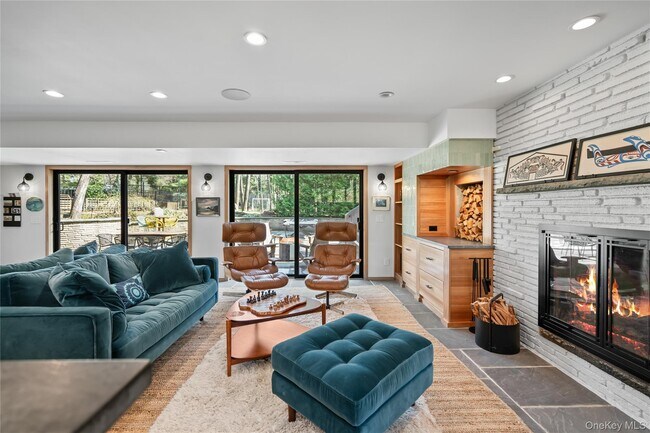 Building Photo - 14 Tall Tree Ct