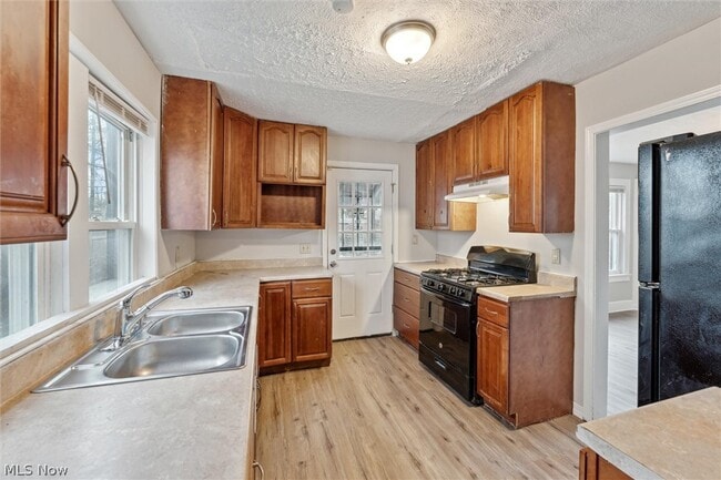 Building Photo - 4367 E 139th St