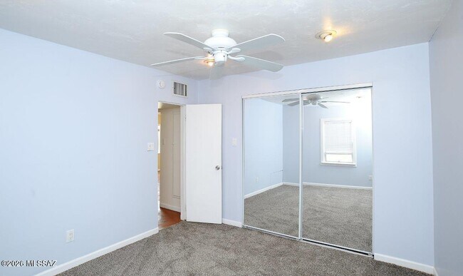 Building Photo - 3326 E Elida St
