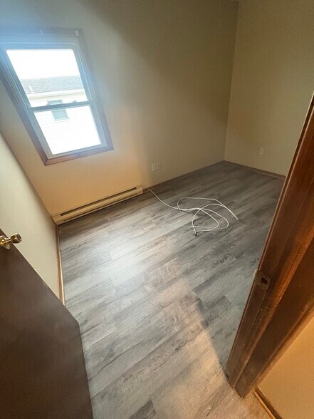 Building Photo - 6622 Lincoln Ave