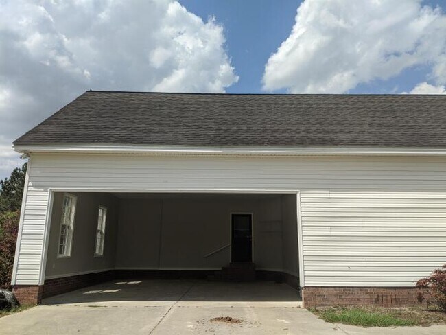 Building Photo - 3 bedroom in Adel GA 31620