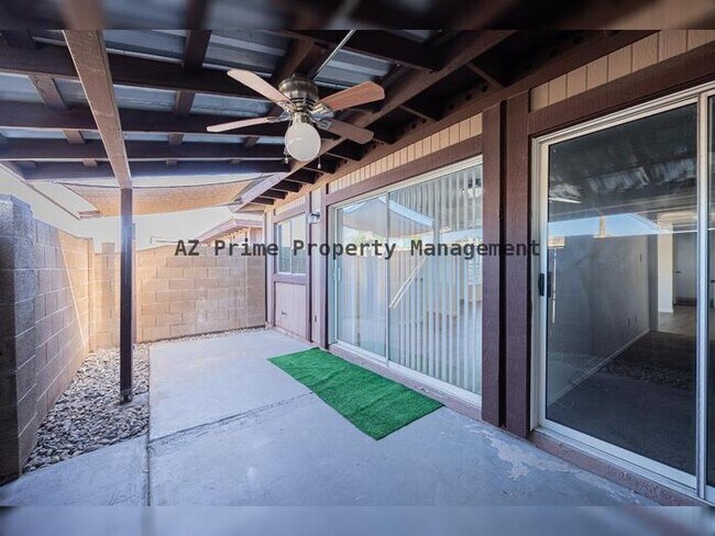Building Photo - 900 S Hacienda Dr