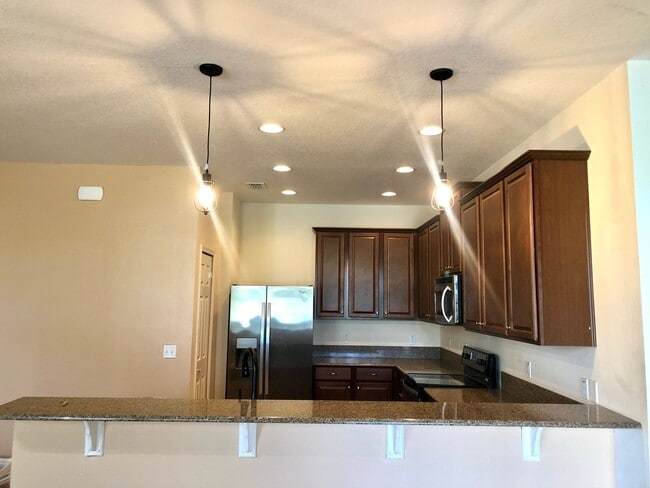 Building Photo - Nice 3/2.5 Two Story Condo in East Orlando!