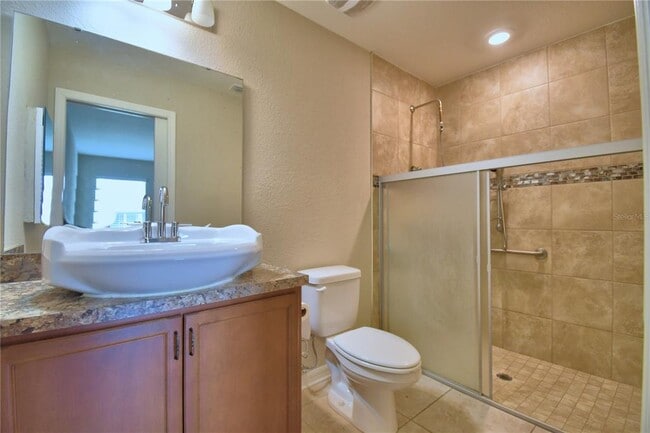 Building Photo - 605 Vittorio Dr