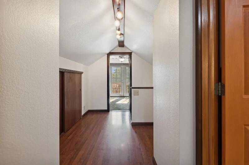 Building Photo - 633 Kalispell Ave