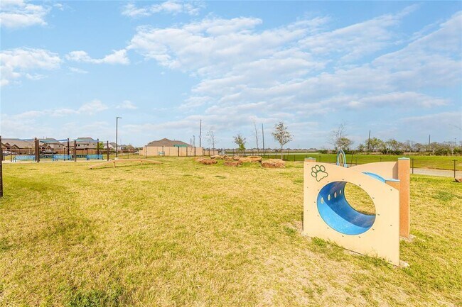 Building Photo - 10635 Cascade Crk Dr