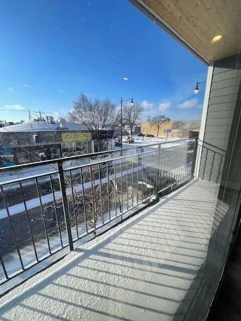 Building Photo - 5420 W Belmont St