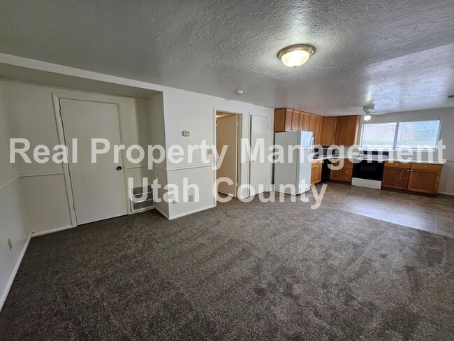 Building Photo - 1148 W 100 N