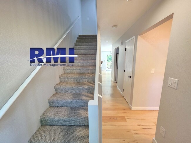 Building Photo - Updated Condo-with a Loft area!!  WATER/SEWER & TRASH INCLUDED!!!!!
